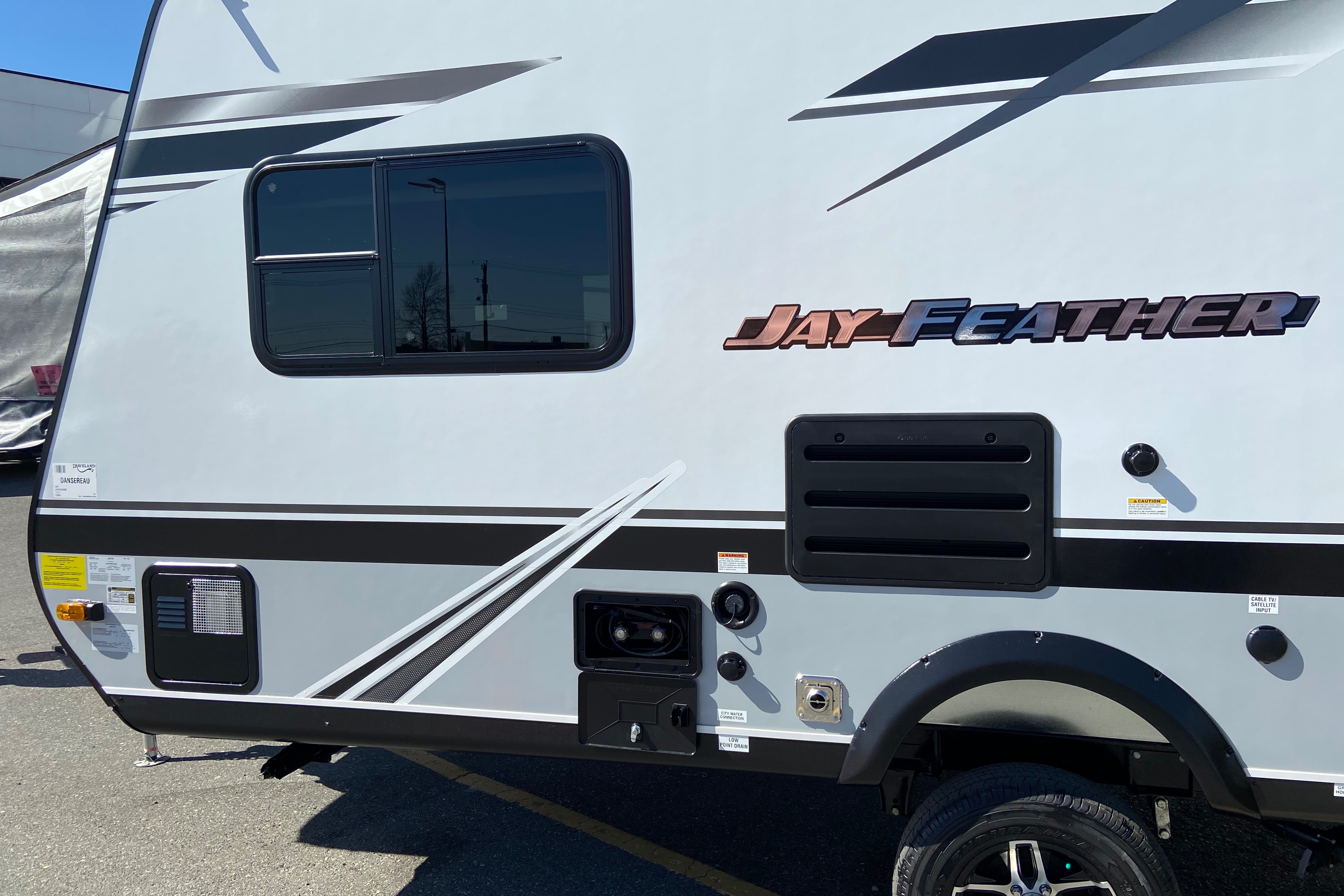 Jeffery's Jayco Jay Feather Hybrid