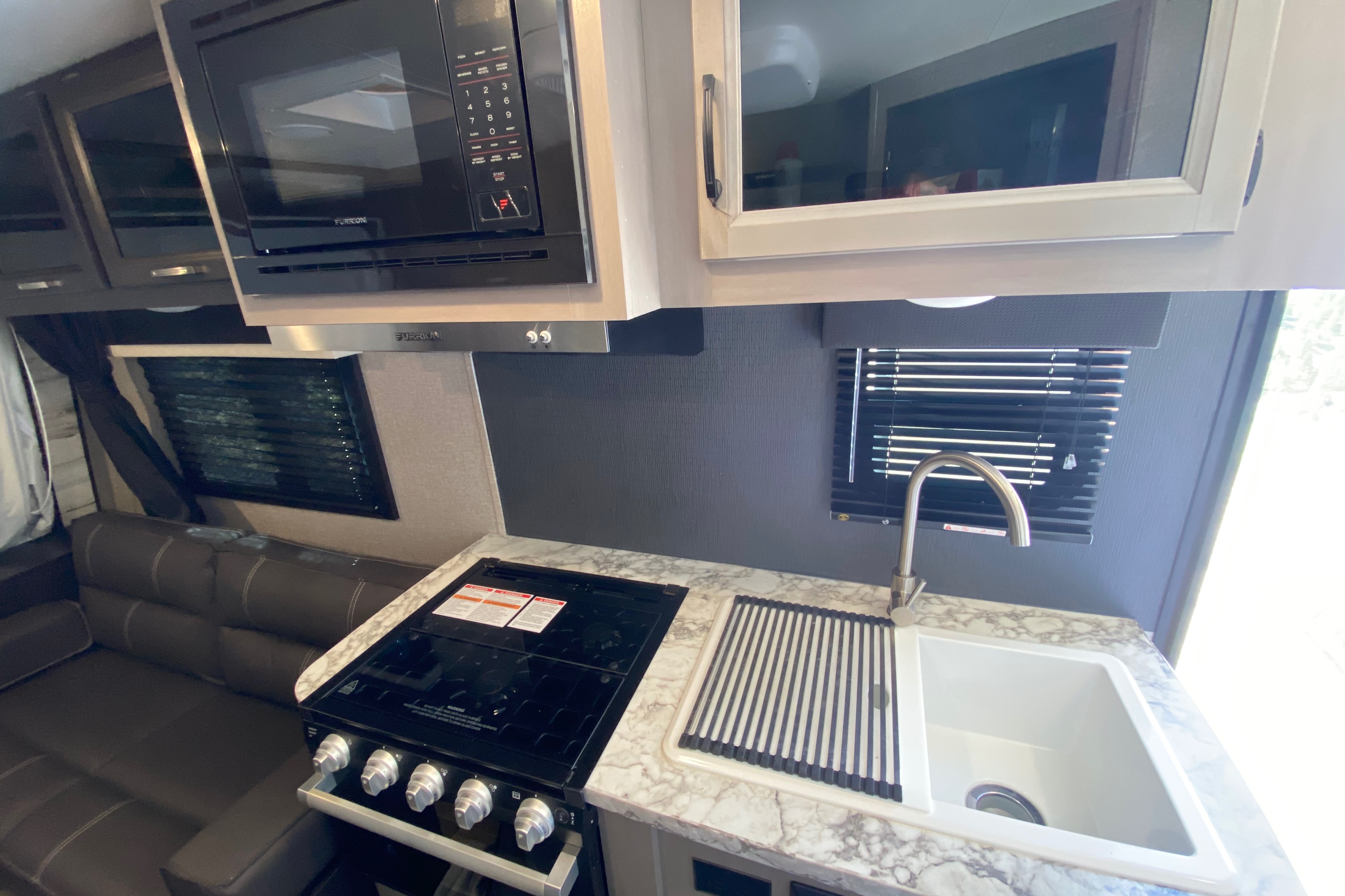 Jeffery's Jayco Jay Feather Hybrid