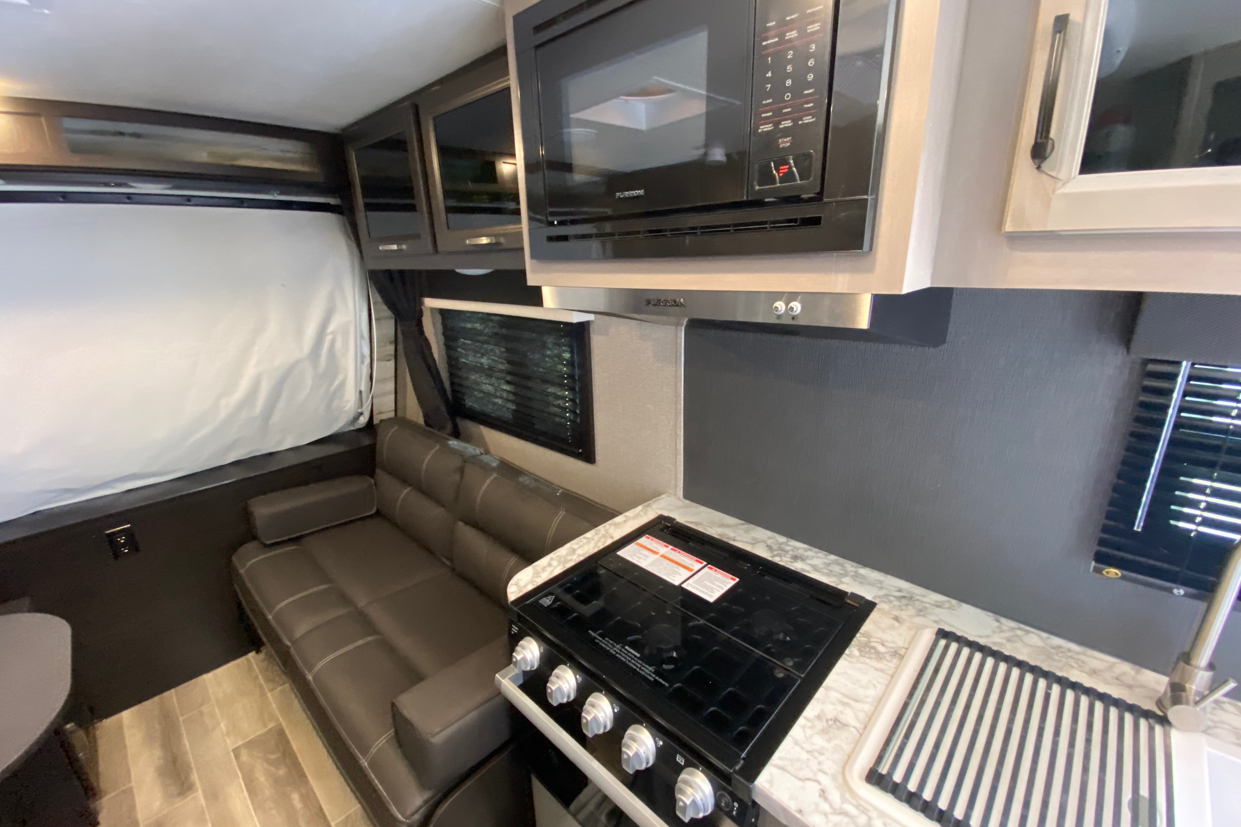 Jeffery's Jayco Jay Feather Hybrid