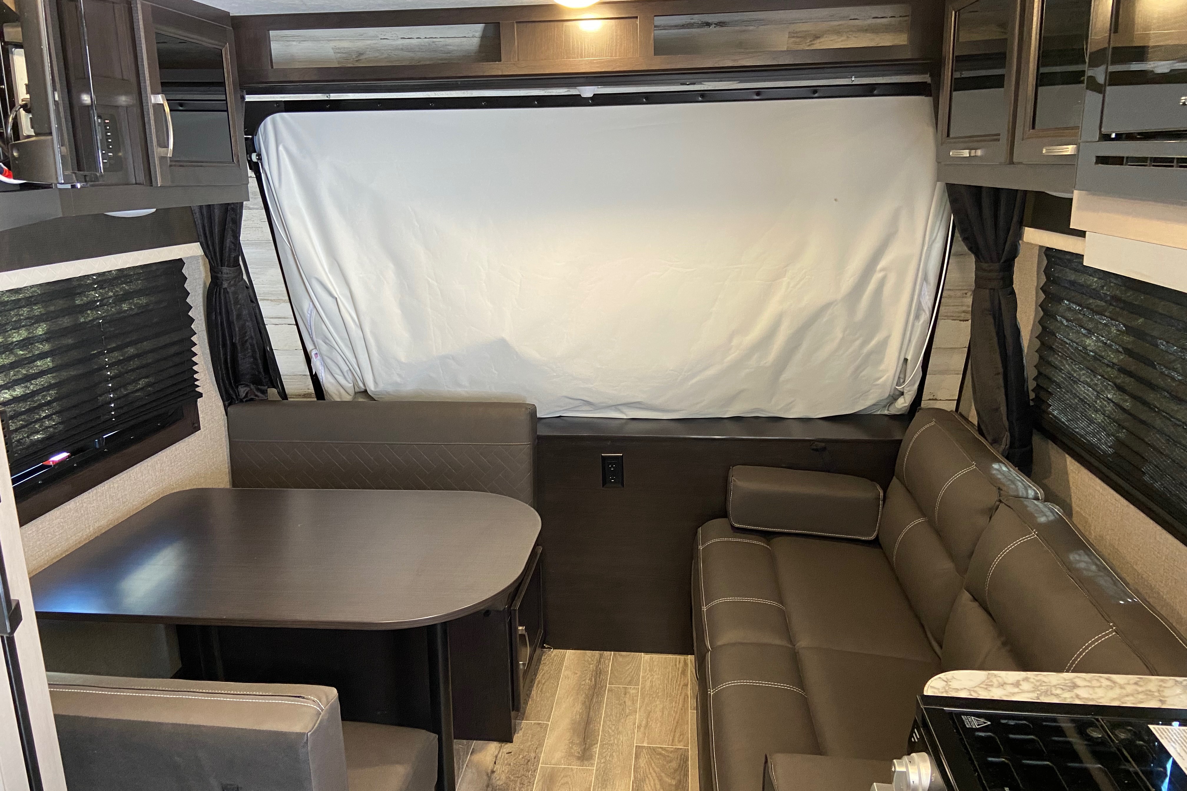 Jeffery's Jayco Jay Feather Hybrid