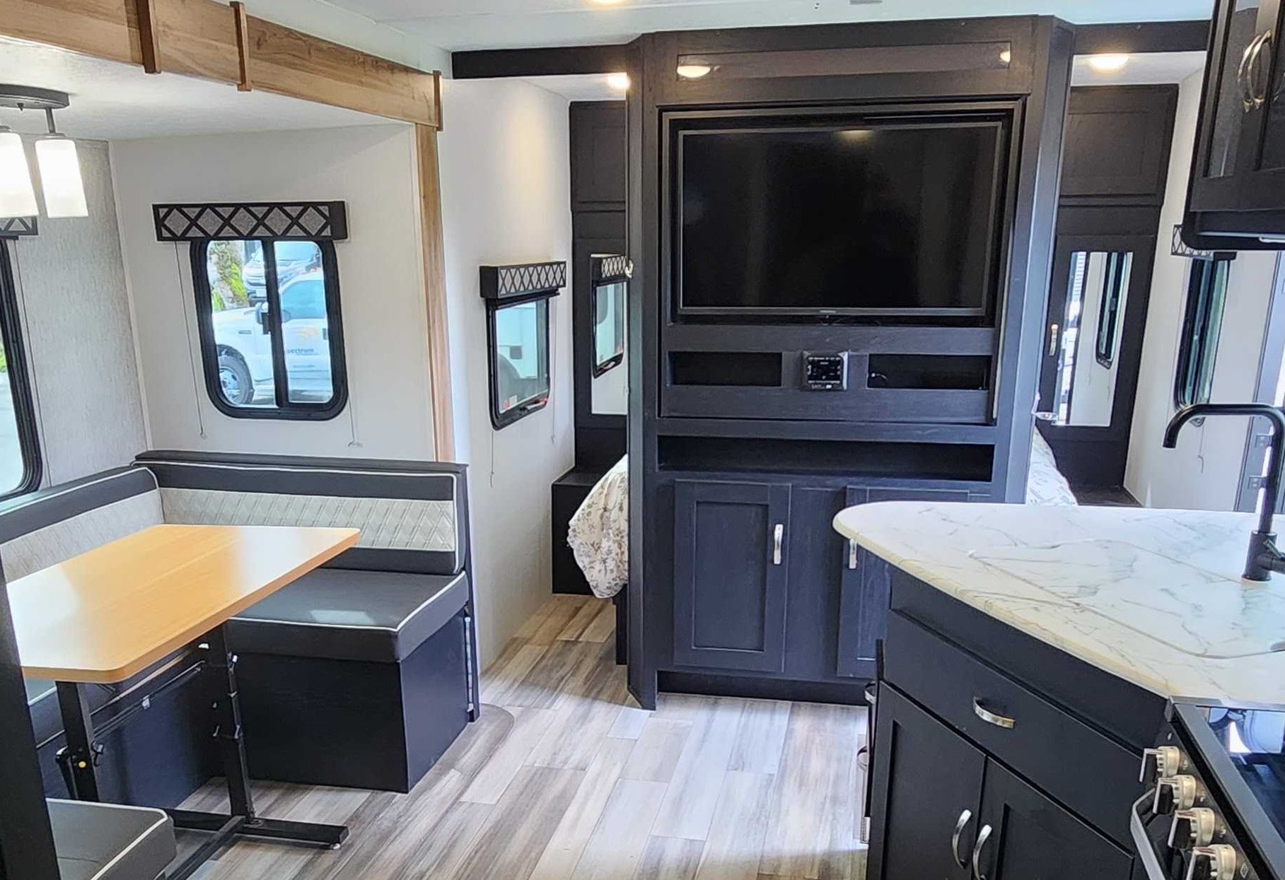 Kyle's 2022 Coachmen Freedom Express Ultralite Travel Trailer