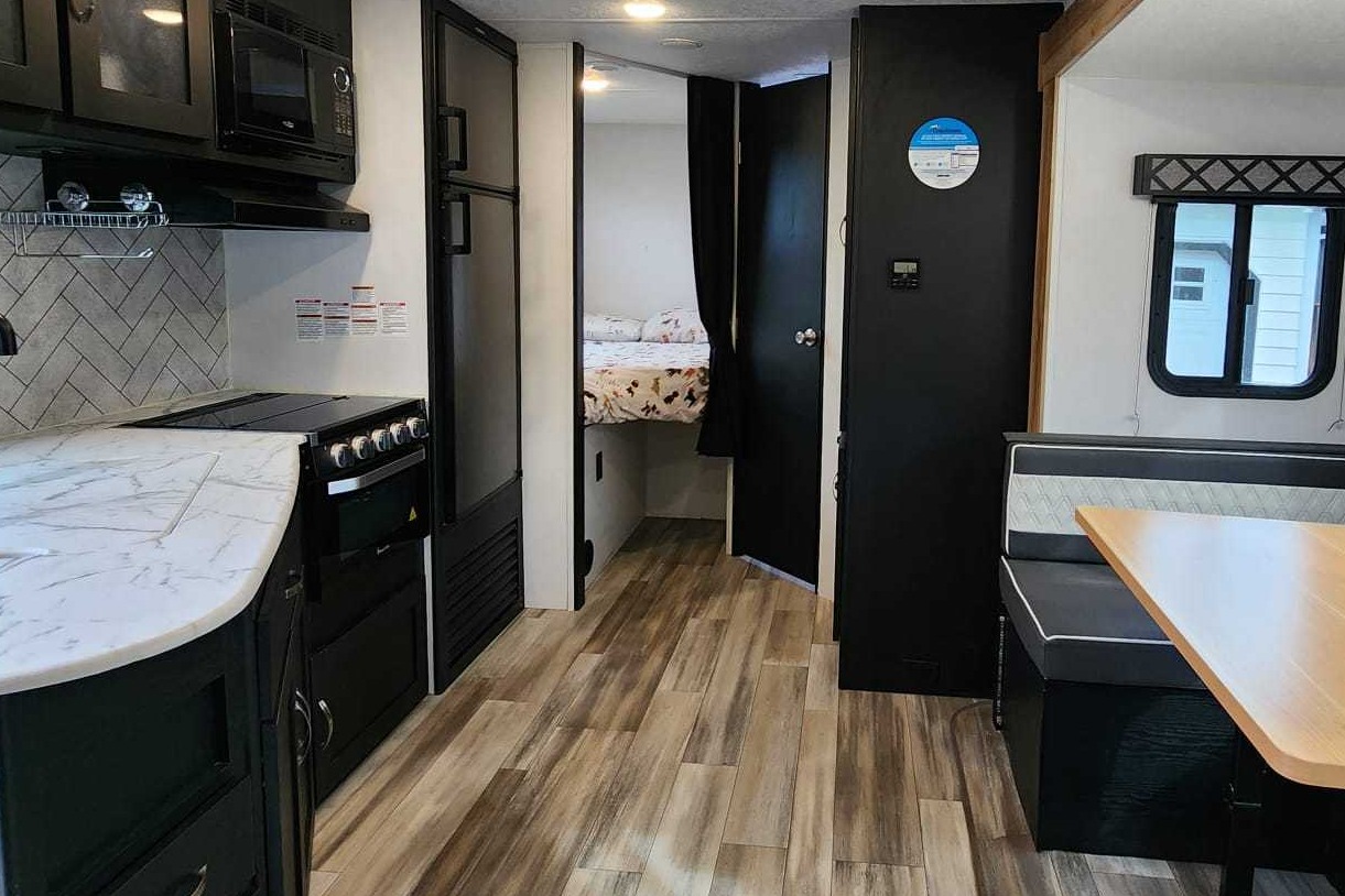 Kyle's 2022 Coachmen Freedom Express Ultralite Travel Trailer
