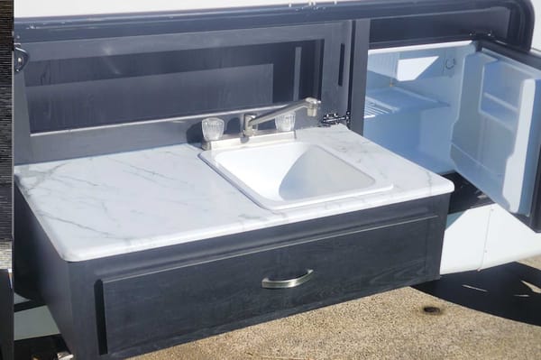 Kyle's 2022 Coachmen Freedom Express Ultralite Travel Trailer