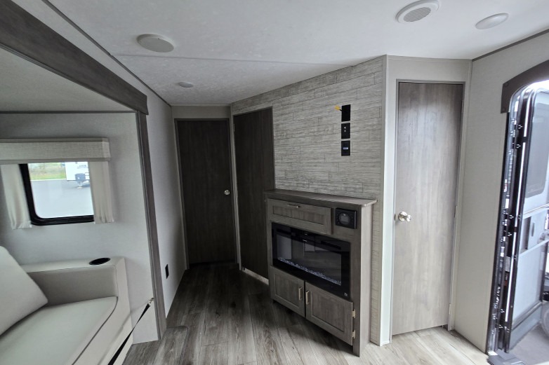 Shelagh's Coachmen 293tqbsck Travel Trailer