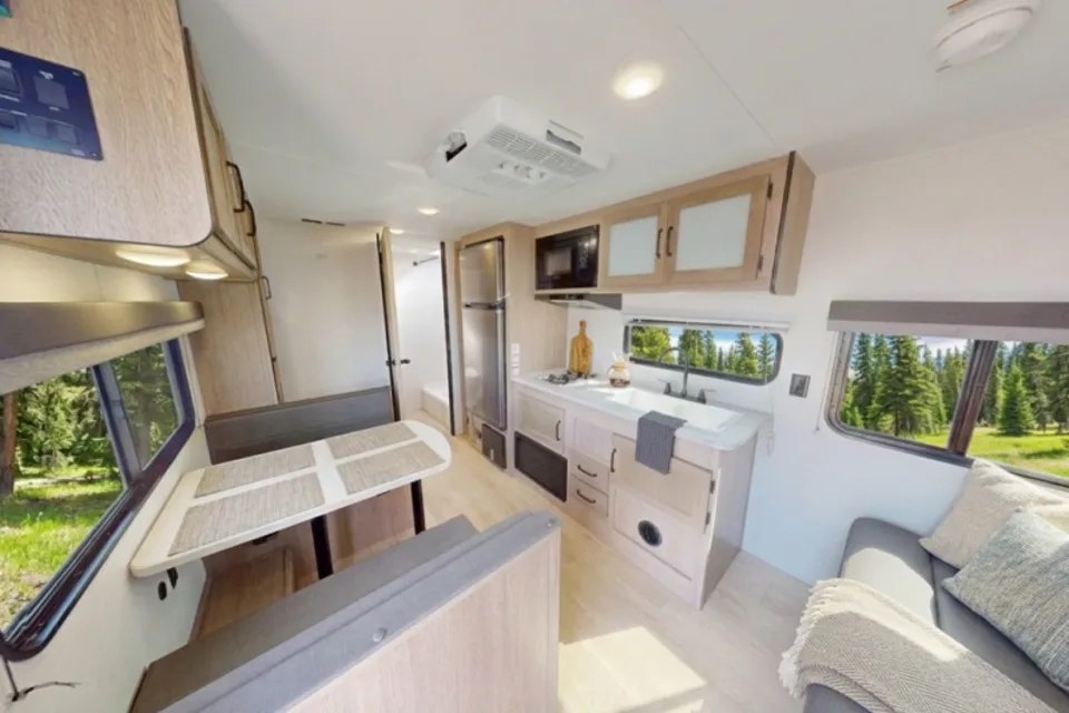 Angie's Grand River 25RB Travel Trailer