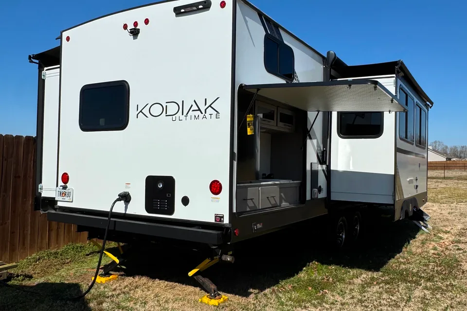 The 4G's Dutchmen Kodiak Ultimate Travel Trailer