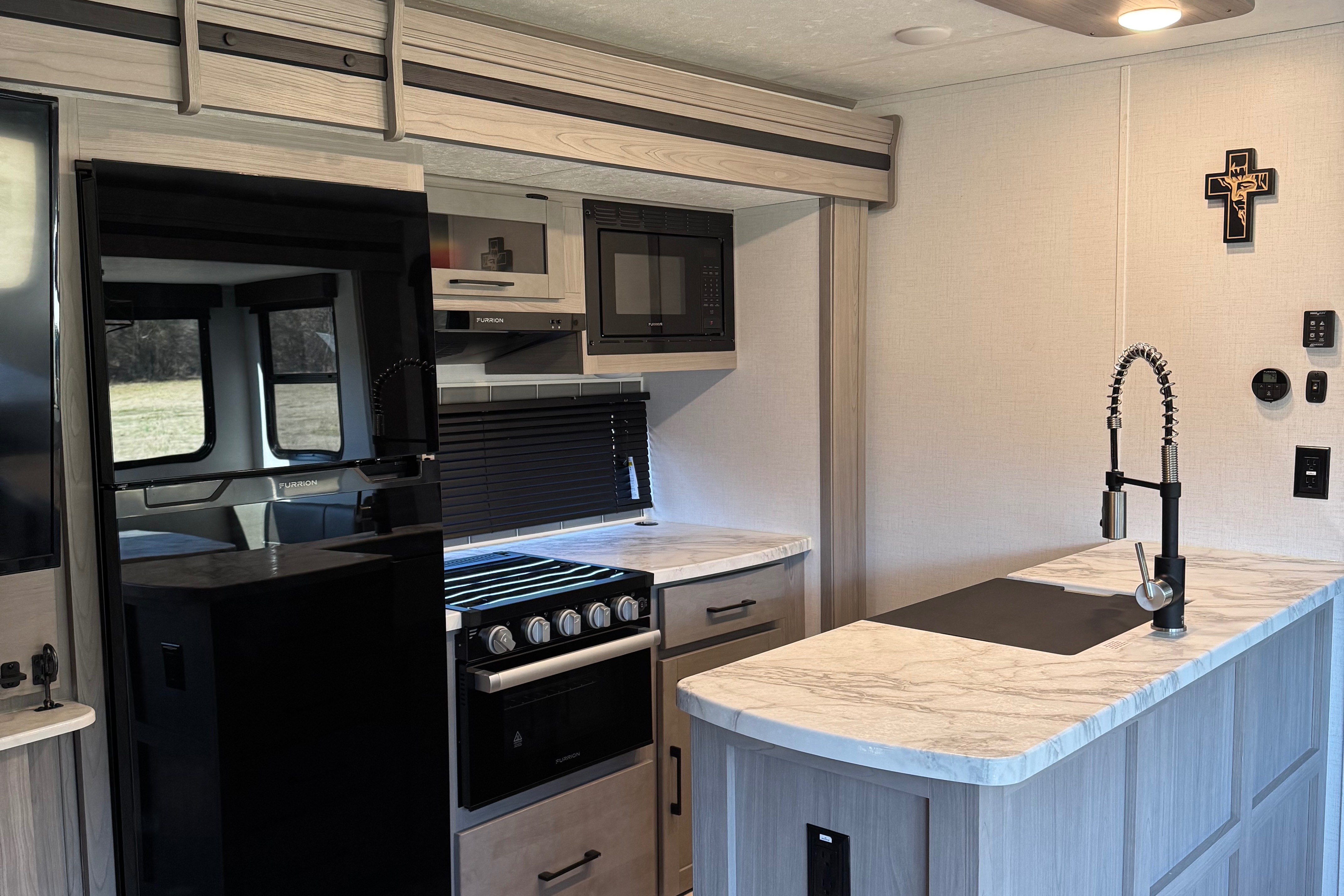 The 4G's Dutchmen Kodiak Ultimate Travel Trailer