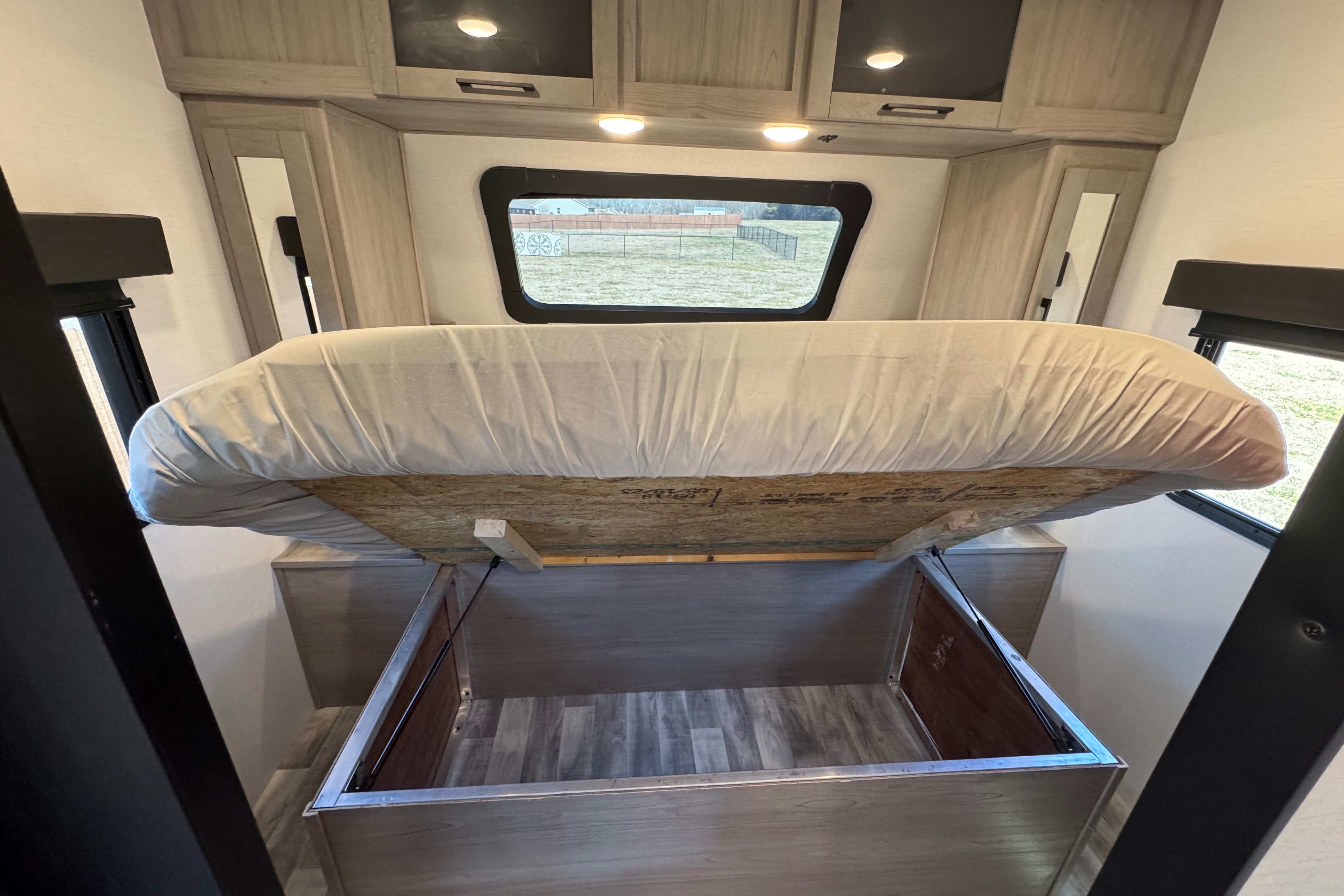 The 4G's Dutchmen Kodiak Ultimate Travel Trailer