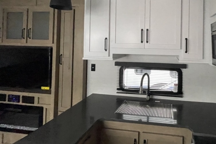 Warren's Keystone Raptor 423 Fifth Wheel (50 AMP) -- LAKEVIEW -- For Sale / For Rent