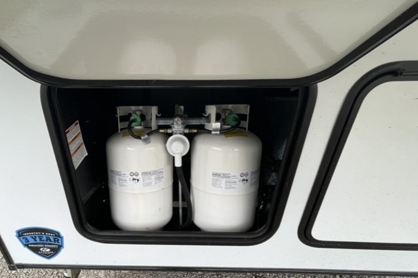 Warren's Keystone Raptor 423 Fifth Wheel (50 AMP) -- LAKEVIEW -- For Sale / For Rent