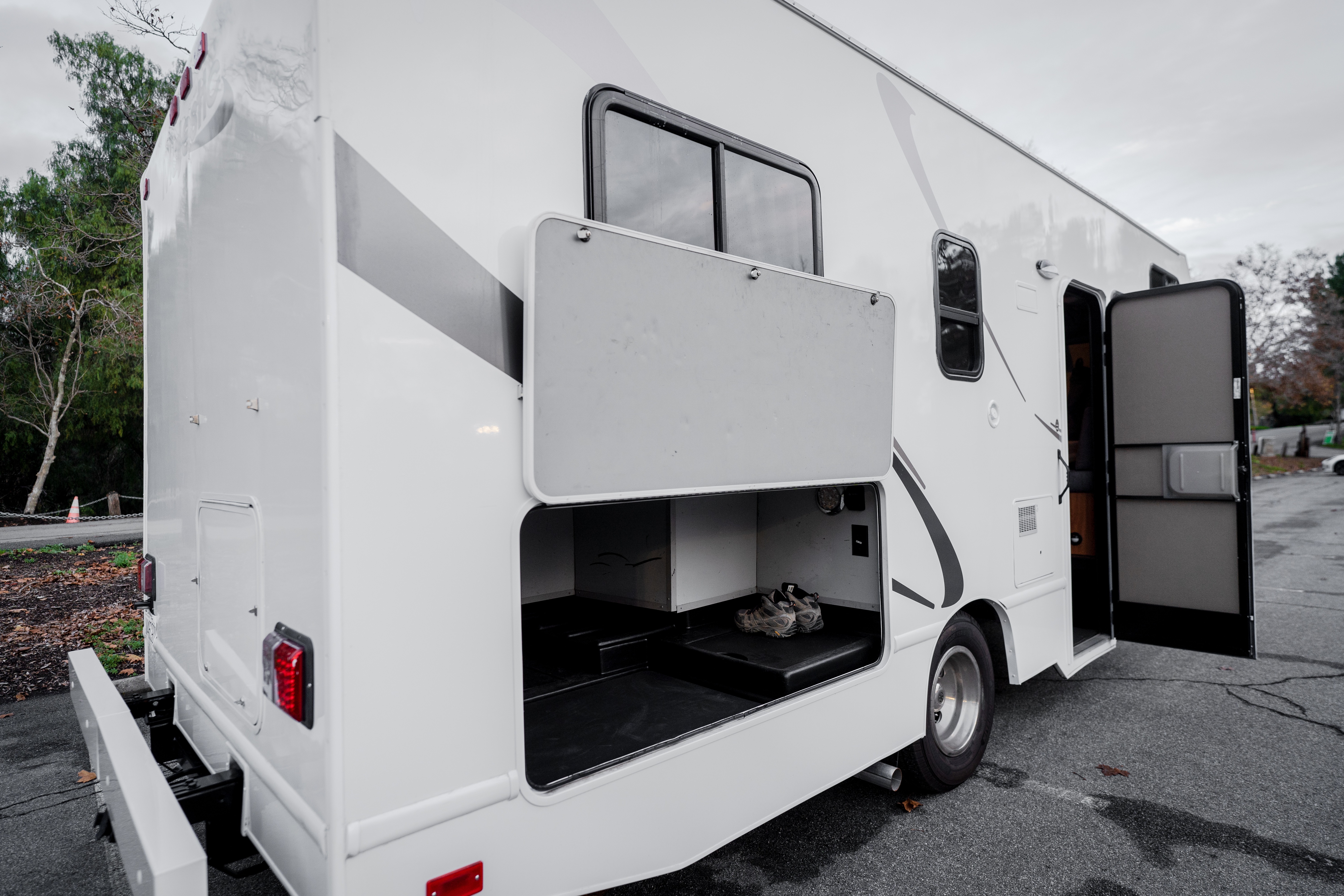 Thunder of Thor (& Adventure) | 2017 Thor Majestic 23A + Free Amenities