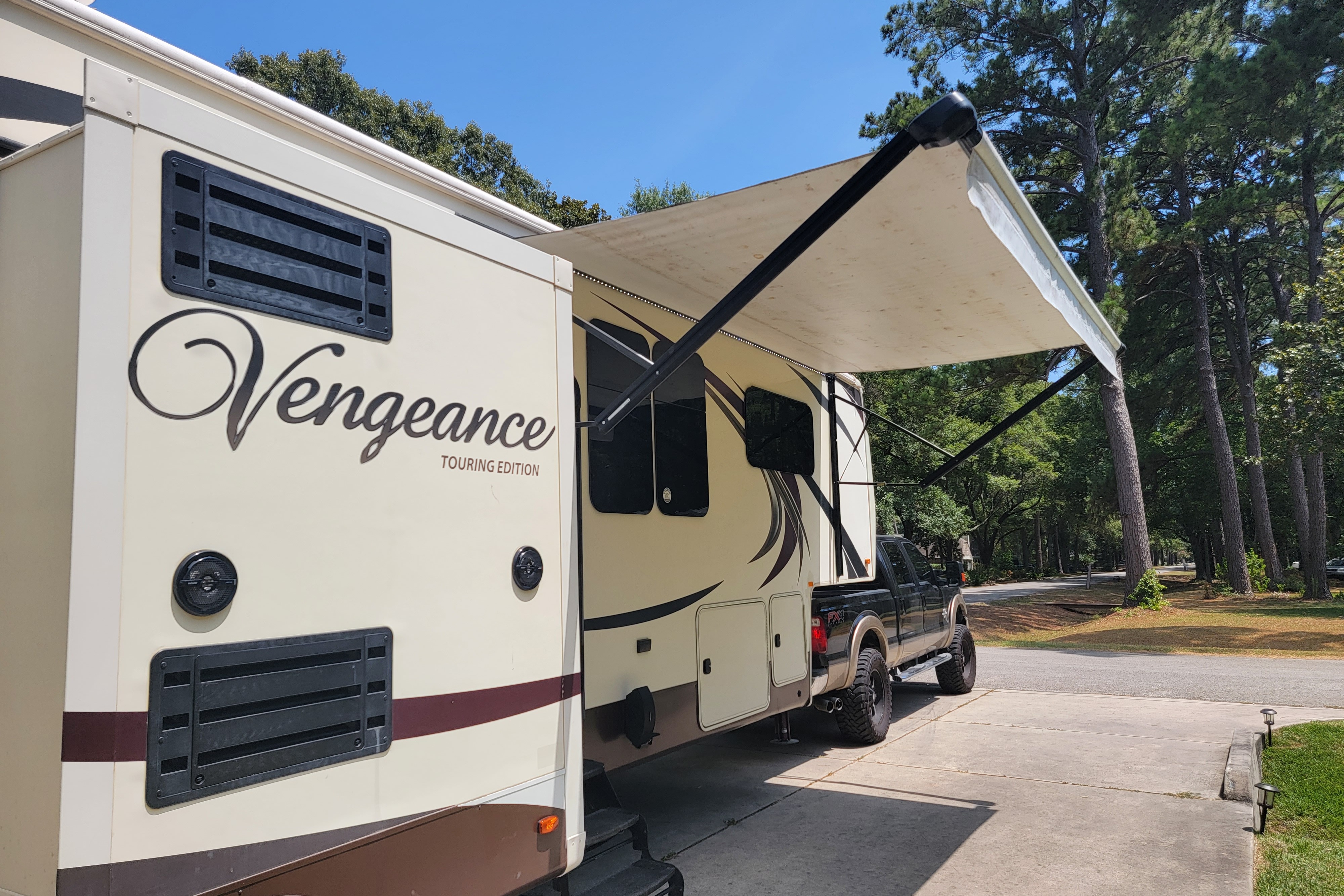 R&R Fifth Wheel Toy Hauler