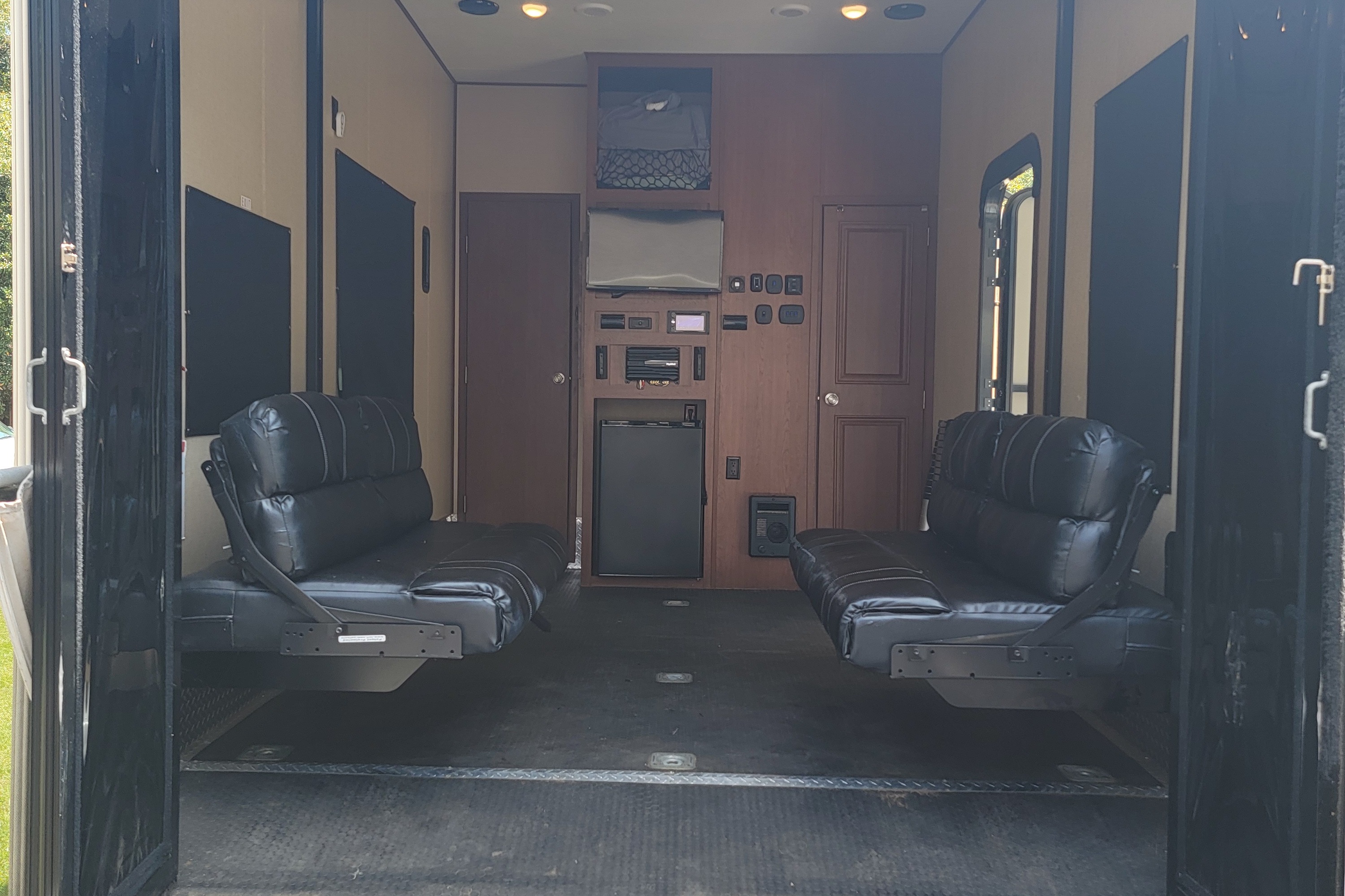 R&R Fifth Wheel Toy Hauler