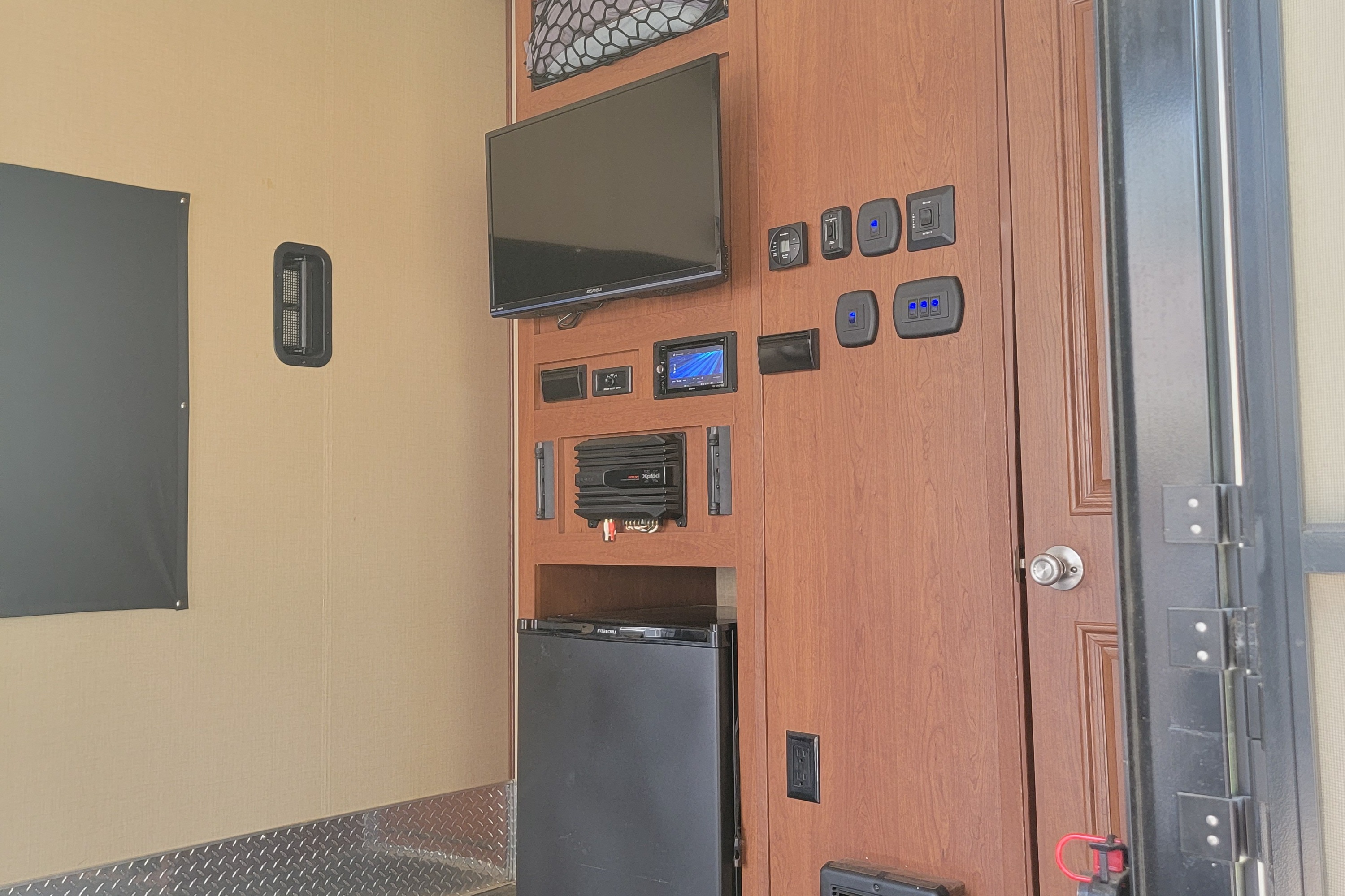 R&R Fifth Wheel Toy Hauler