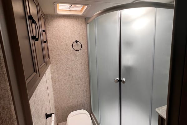 Coachmen Apex ultra lite 215RBK Travel Trailer