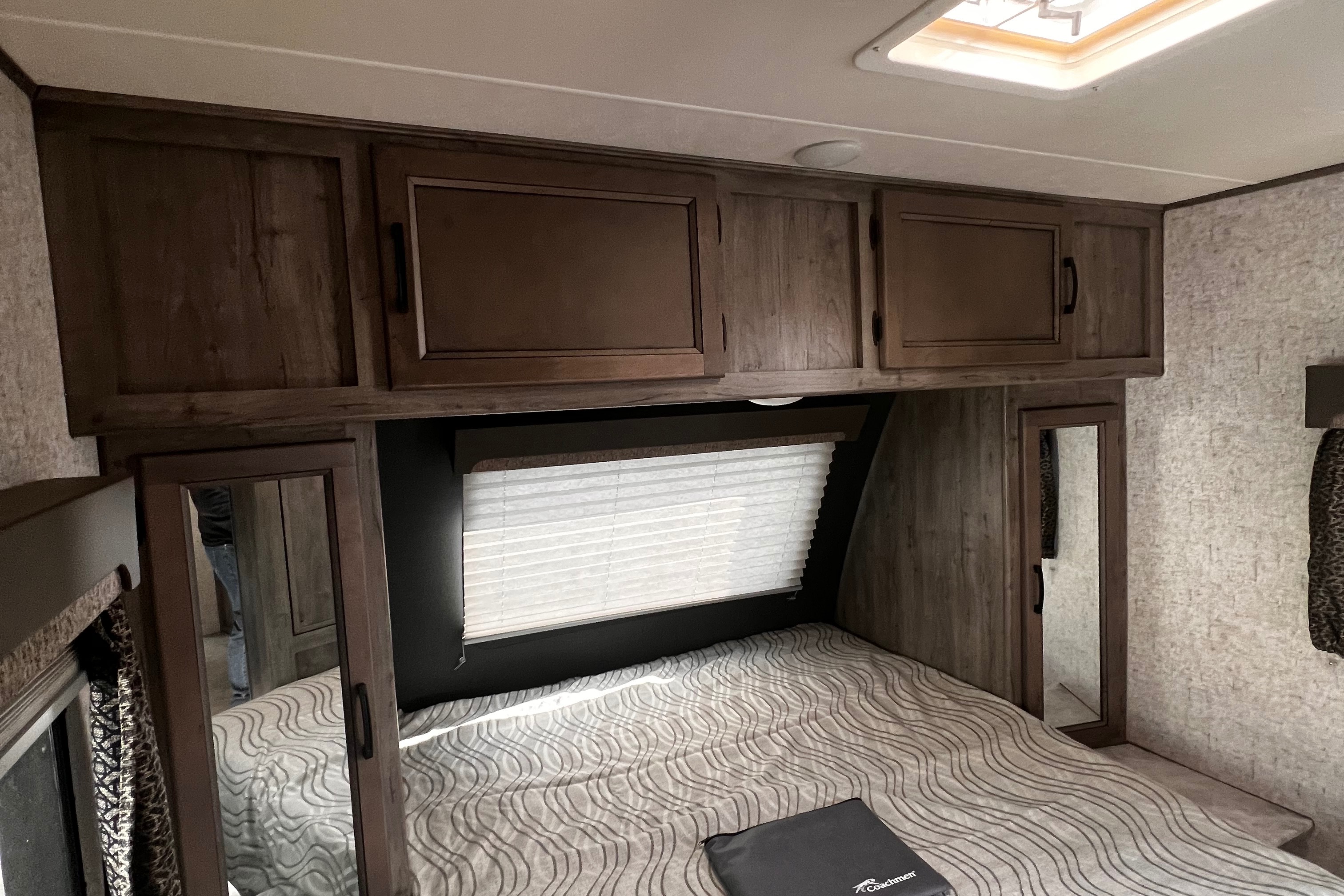 Coachmen Apex ultra lite 215RBK Travel Trailer