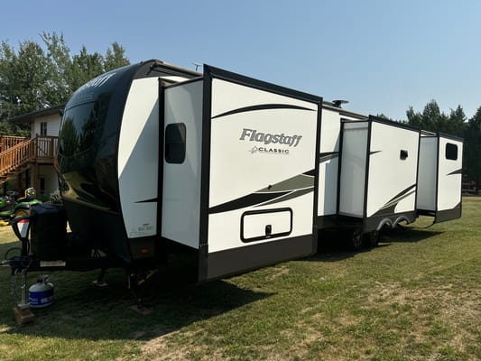 Don's 2023 37ft. Flagstaff 832BWS Travel Trailer