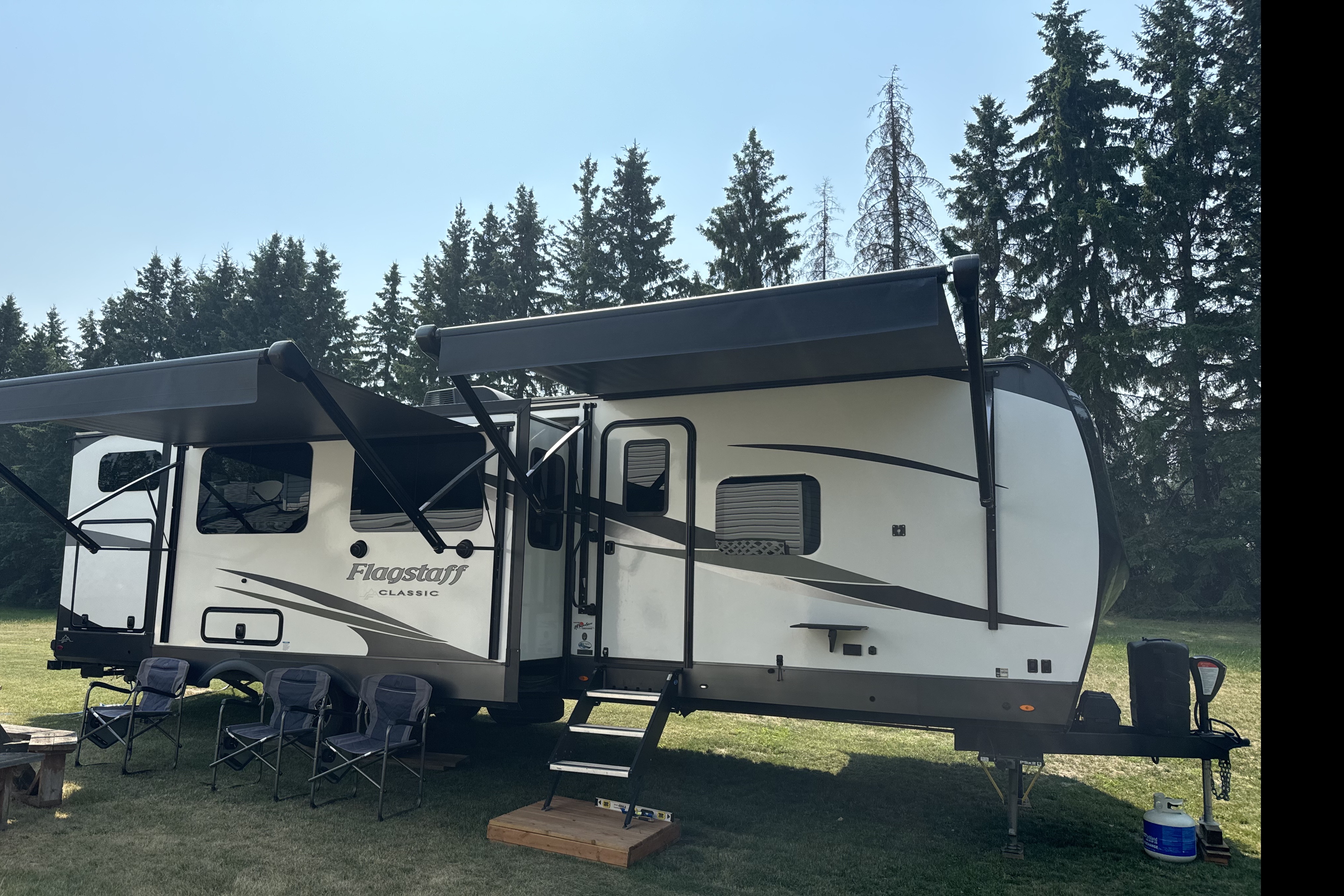Don's 2023 37ft. Flagstaff 832BWS Travel Trailer
