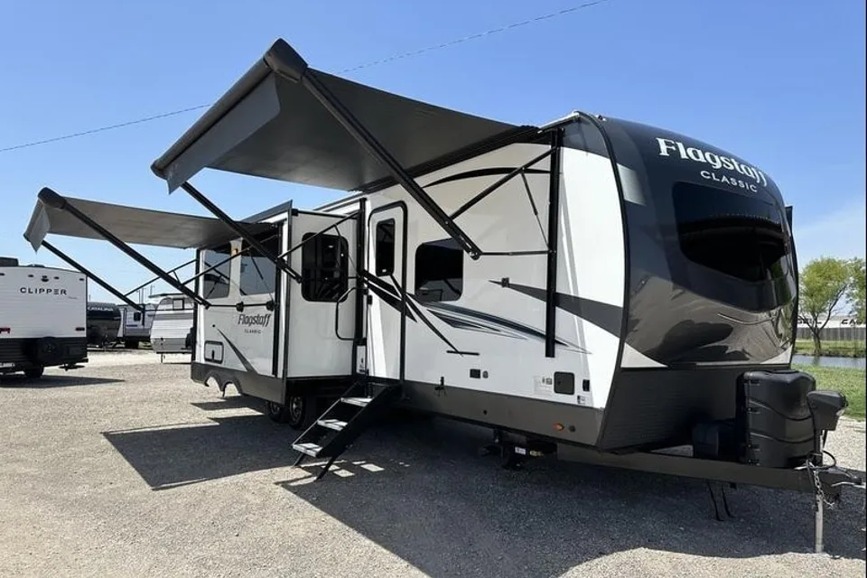 Don's 2023 37ft. Flagstaff 832BWS Travel Trailer