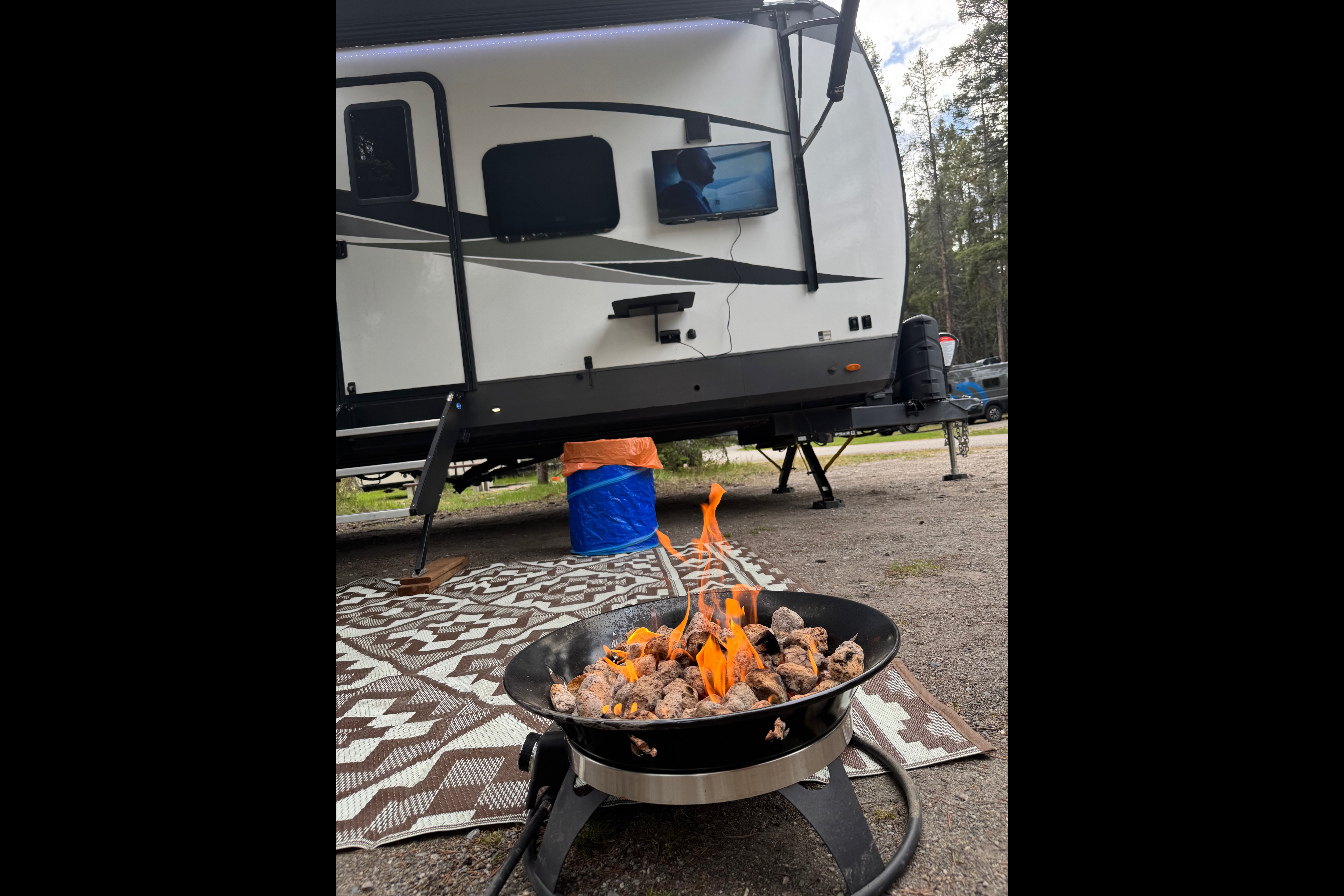 Don's 2023 37ft. Flagstaff 832BWS Travel Trailer