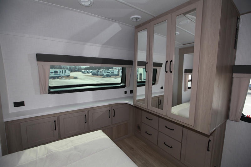 Don's 2023 37ft. Flagstaff 832BWS Travel Trailer