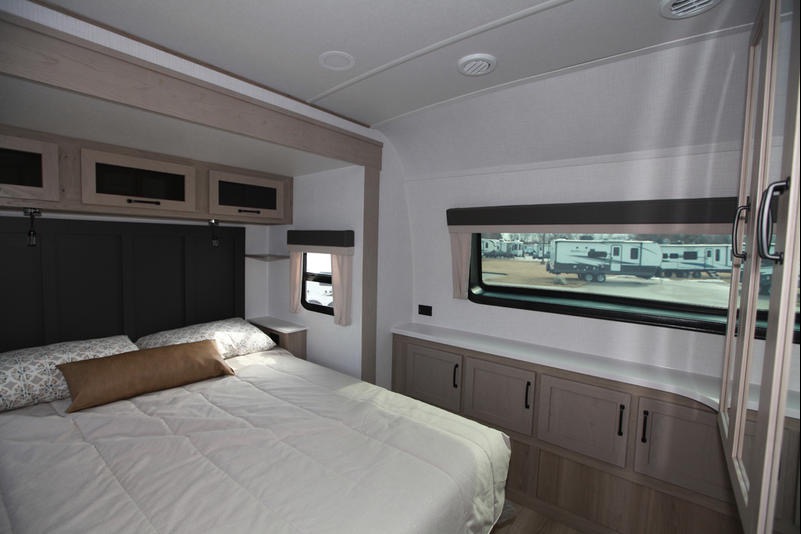Don's 2023 37ft. Flagstaff 832BWS Travel Trailer
