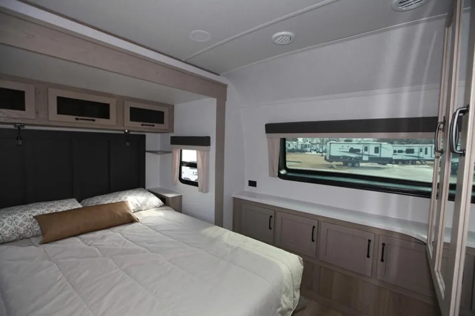 Don's 2023 37ft. Flagstaff 832BWS Travel Trailer