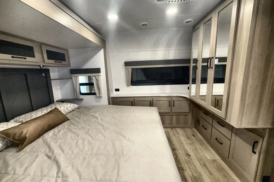 Don's 2023 37ft. Flagstaff 832BWS Travel Trailer
