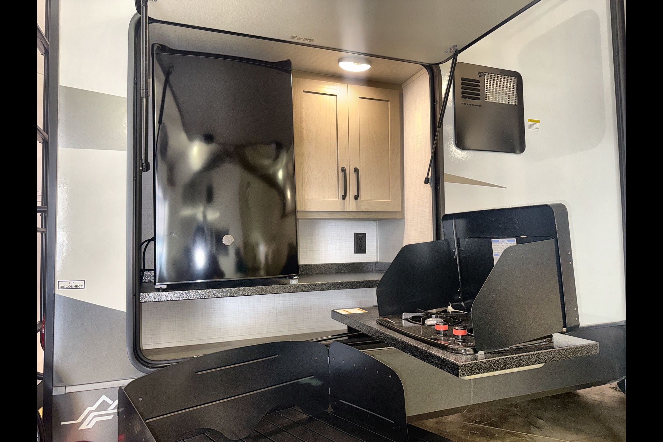 Don's 2023 37ft. Flagstaff 832BWS Travel Trailer