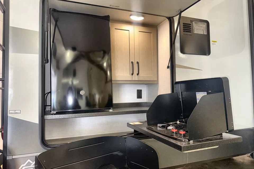 Don's 2023 37ft. Flagstaff 832BWS Travel Trailer
