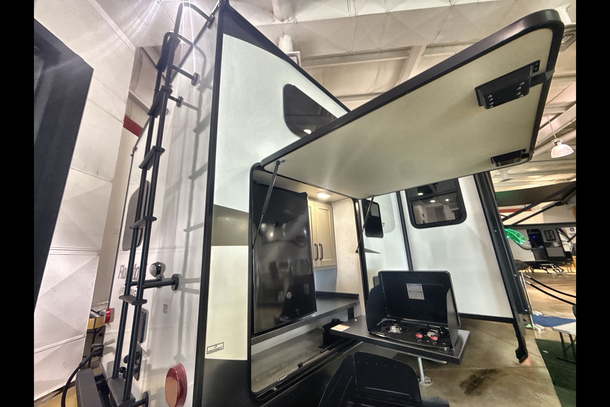 Don's 2023 37ft. Flagstaff 832BWS Travel Trailer