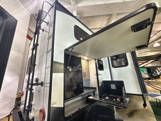 Don's 2023 37ft. Flagstaff 832BWS Travel Trailer