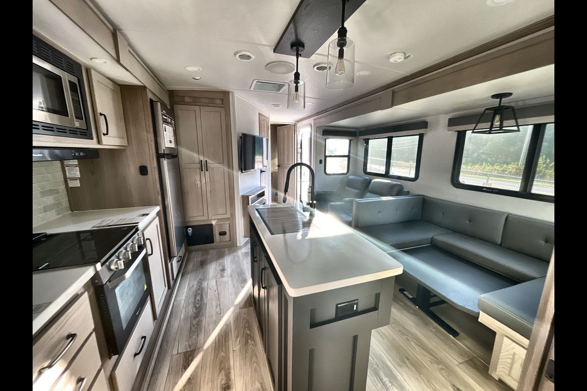 Don's 2023 37ft. Flagstaff 832BWS Travel Trailer