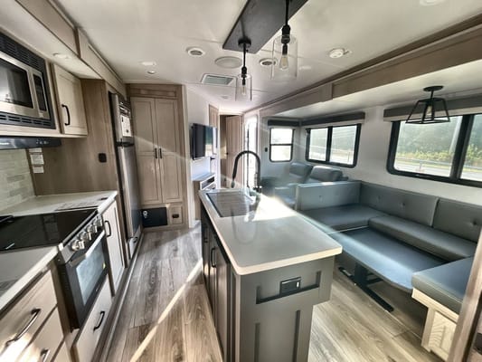 Don's 2023 37ft. Flagstaff 832BWS Travel Trailer