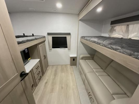 Don's 2023 37ft. Flagstaff 832BWS Travel Trailer