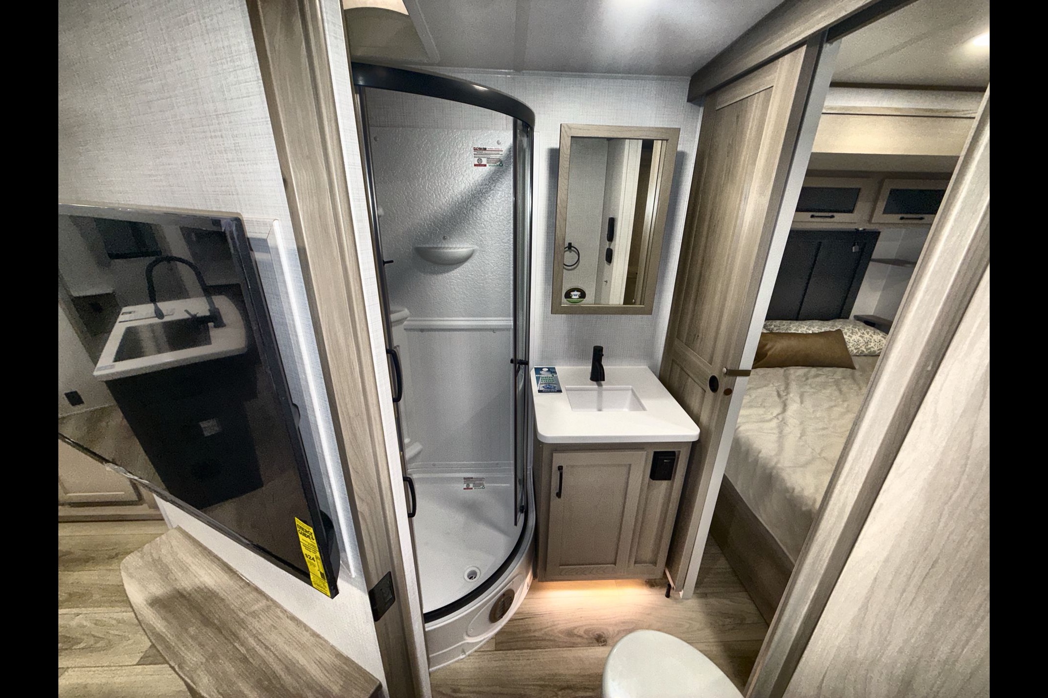 Don's 2023 37ft. Flagstaff 832BWS Travel Trailer