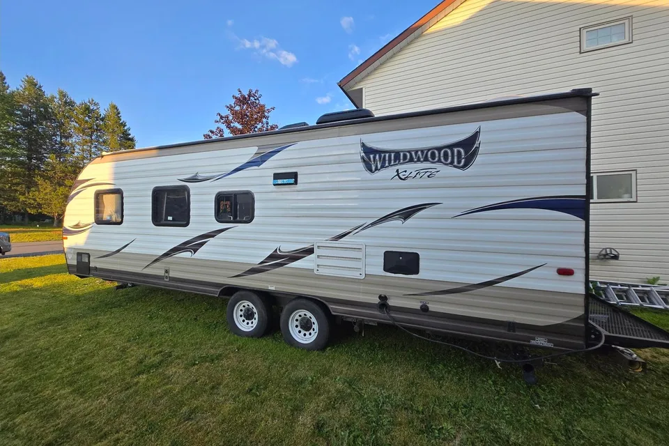 Forest River 25' Trailer