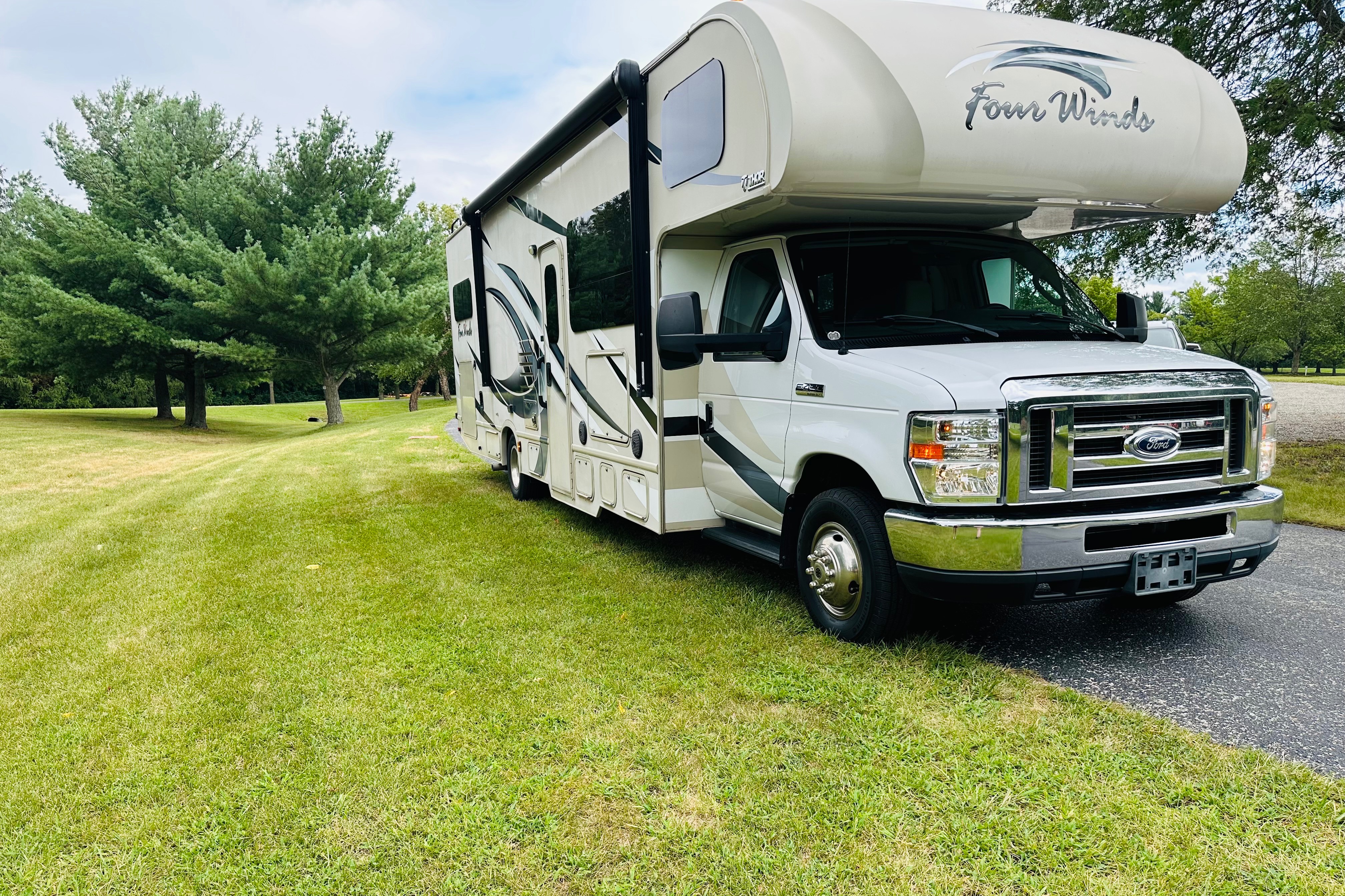 Thor Motor Coach Four Winds 31E Bunkhouse