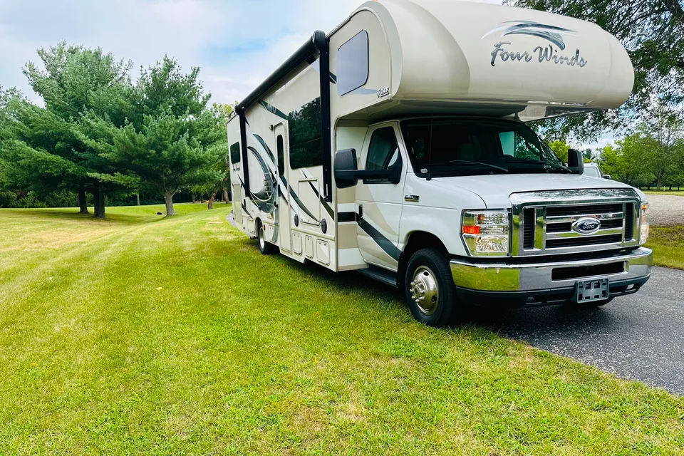 Thor Motor Coach Four Winds 31E Bunkhouse