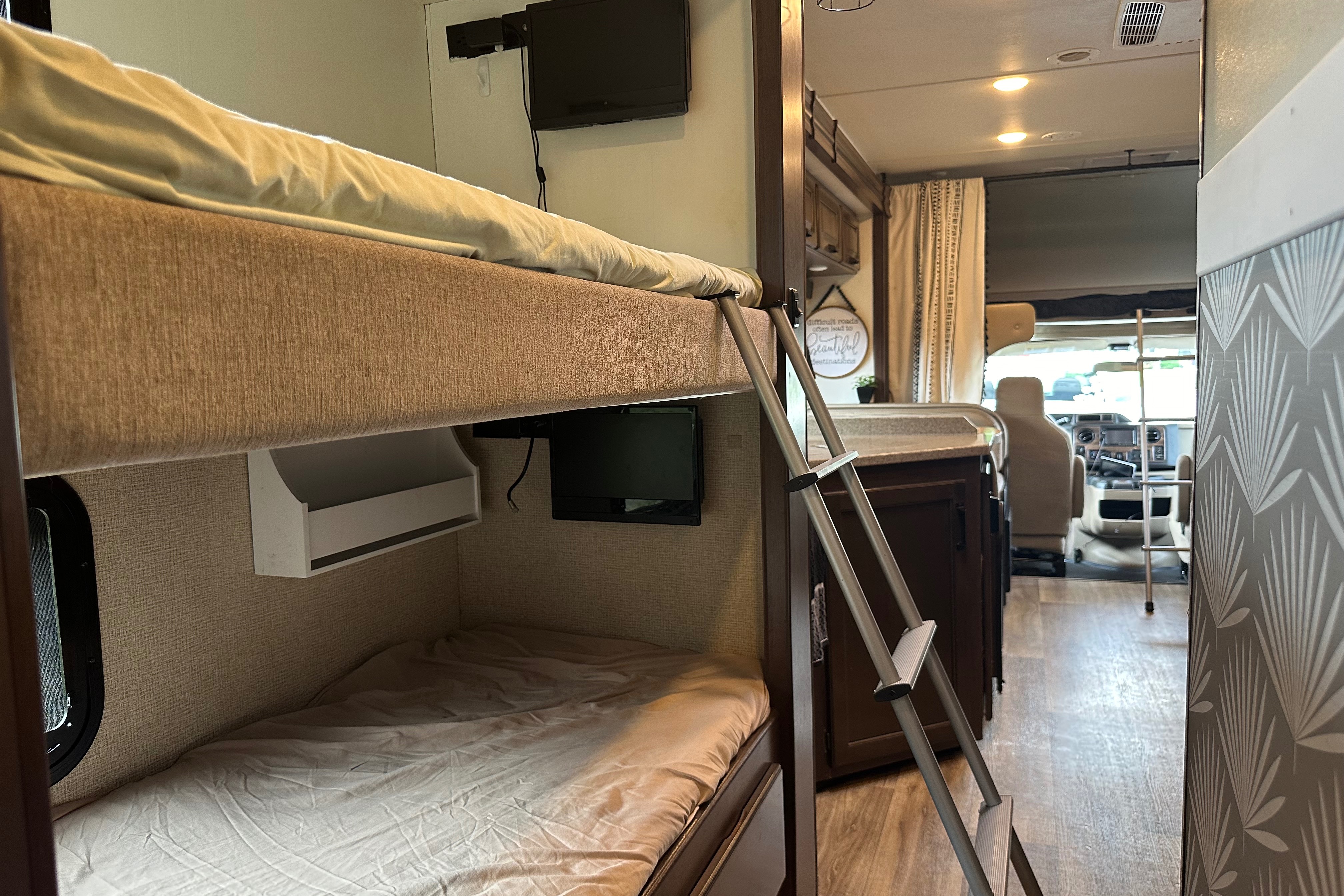 Thor Motor Coach Four Winds 31E Bunkhouse