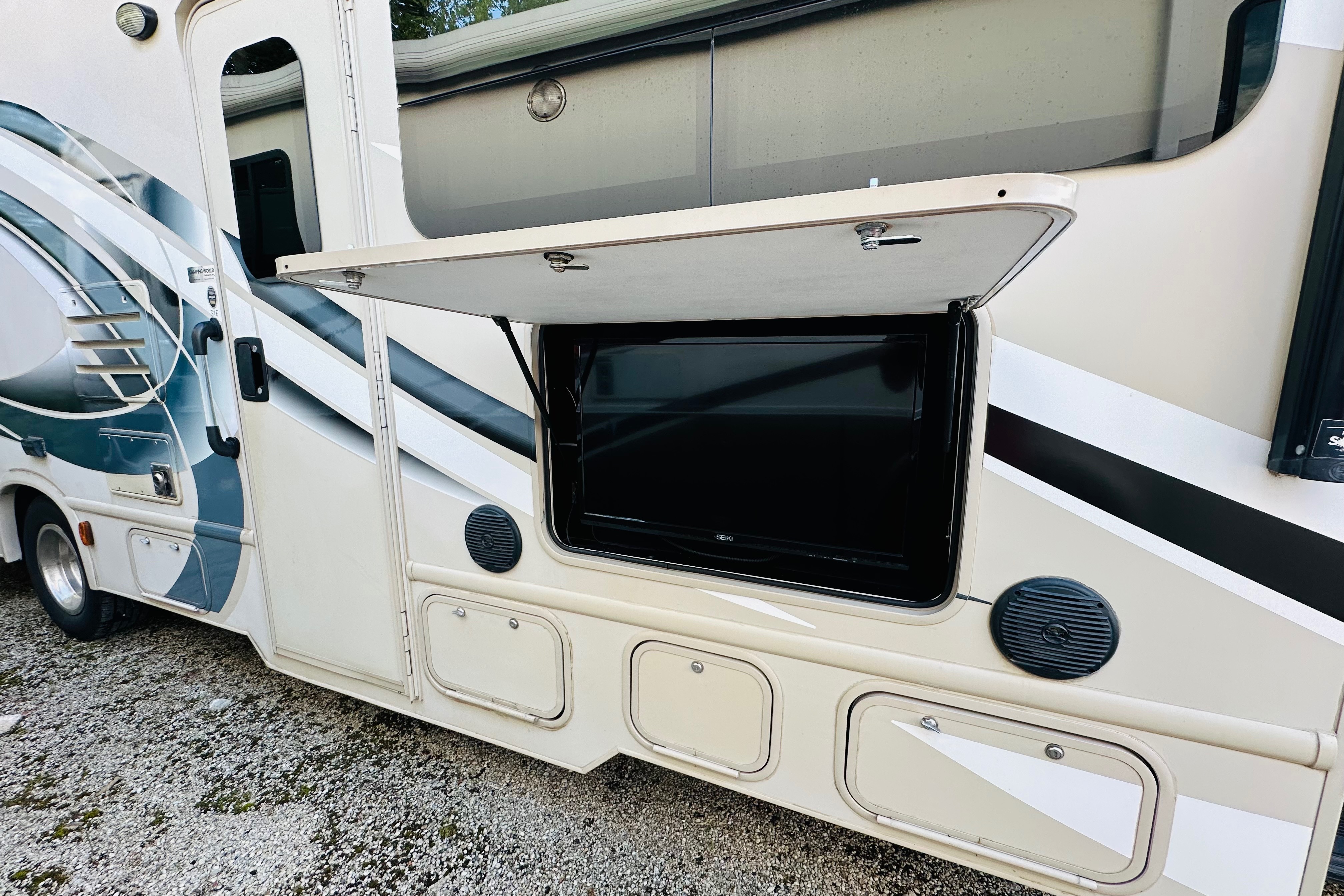 Thor Motor Coach Four Winds 31E Bunkhouse