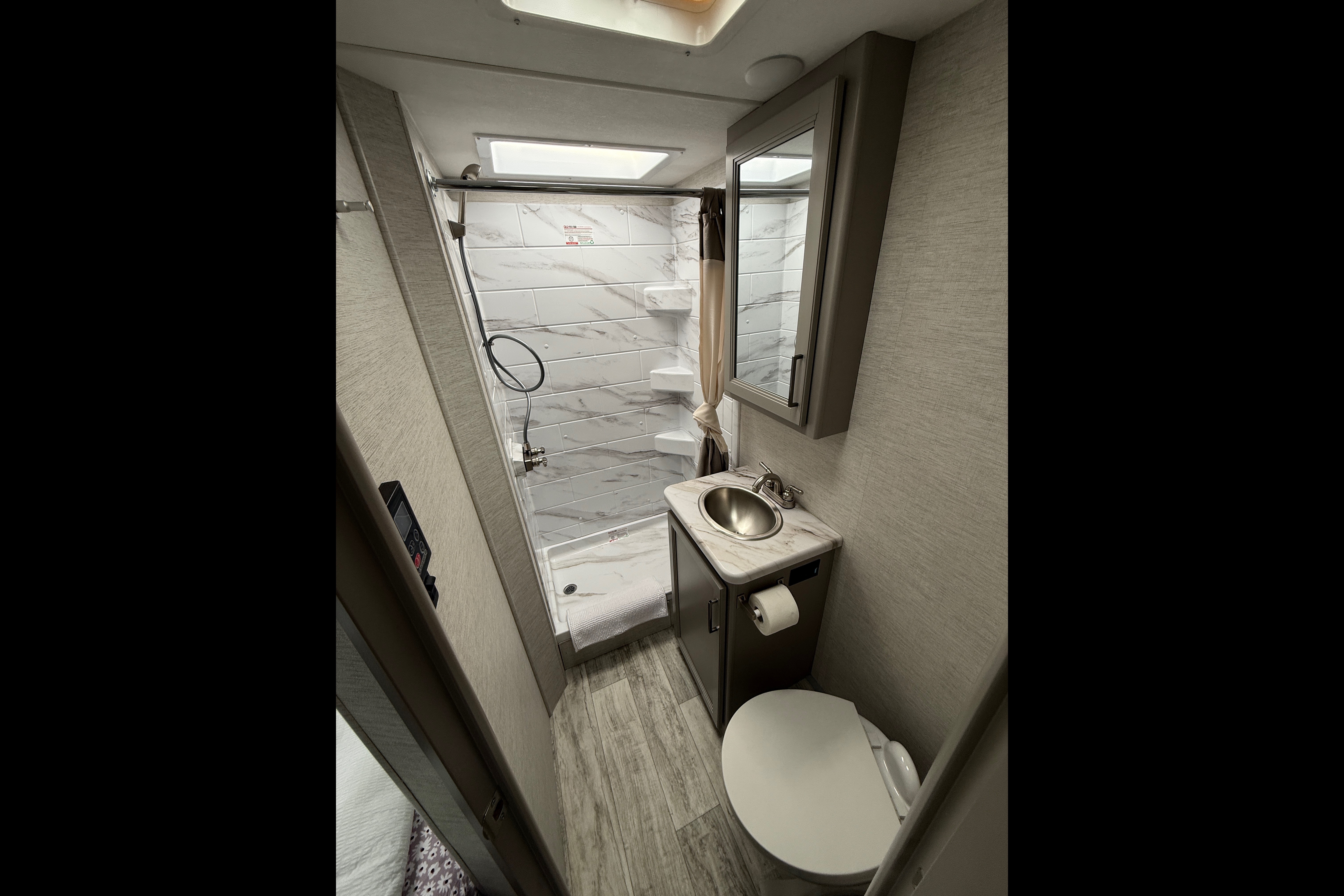 Brand new 2026 Thor Chateau 24ft. with free private shuttle -Marco