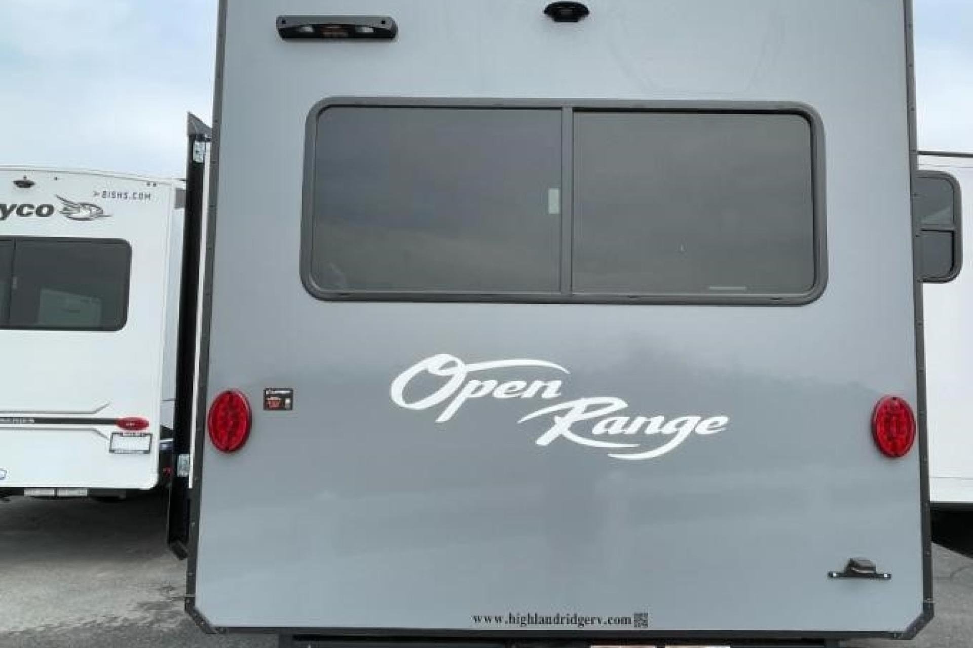 5TH WHEEL CAMPER WITH ROOM FOR EVERYONE!