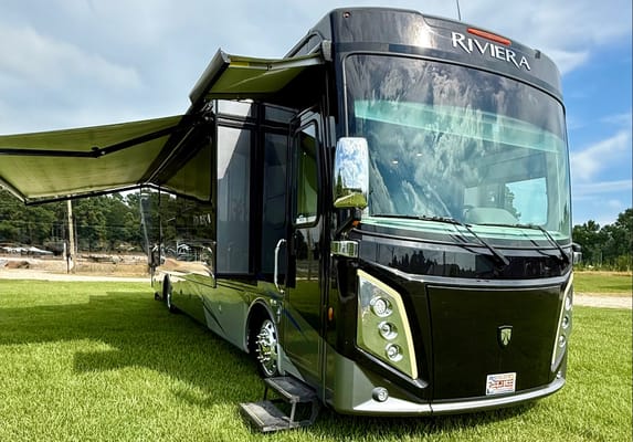 Convenience Rv's Riviera 39BH