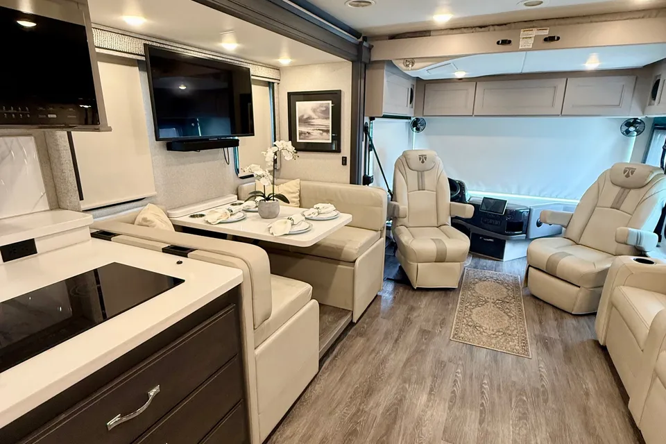 Convenience Rv's Riviera 39BH