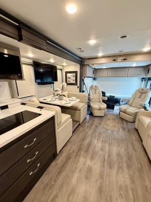 Convenience Rv's Riviera 39BH