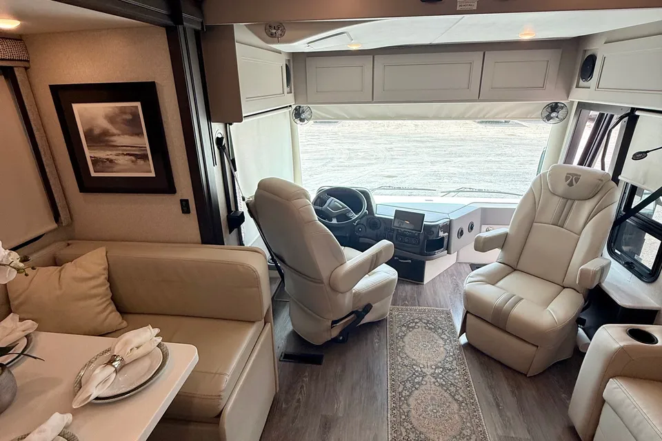 Convenience Rv's Riviera 39BH