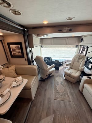 Convenience Rv's Riviera 39BH