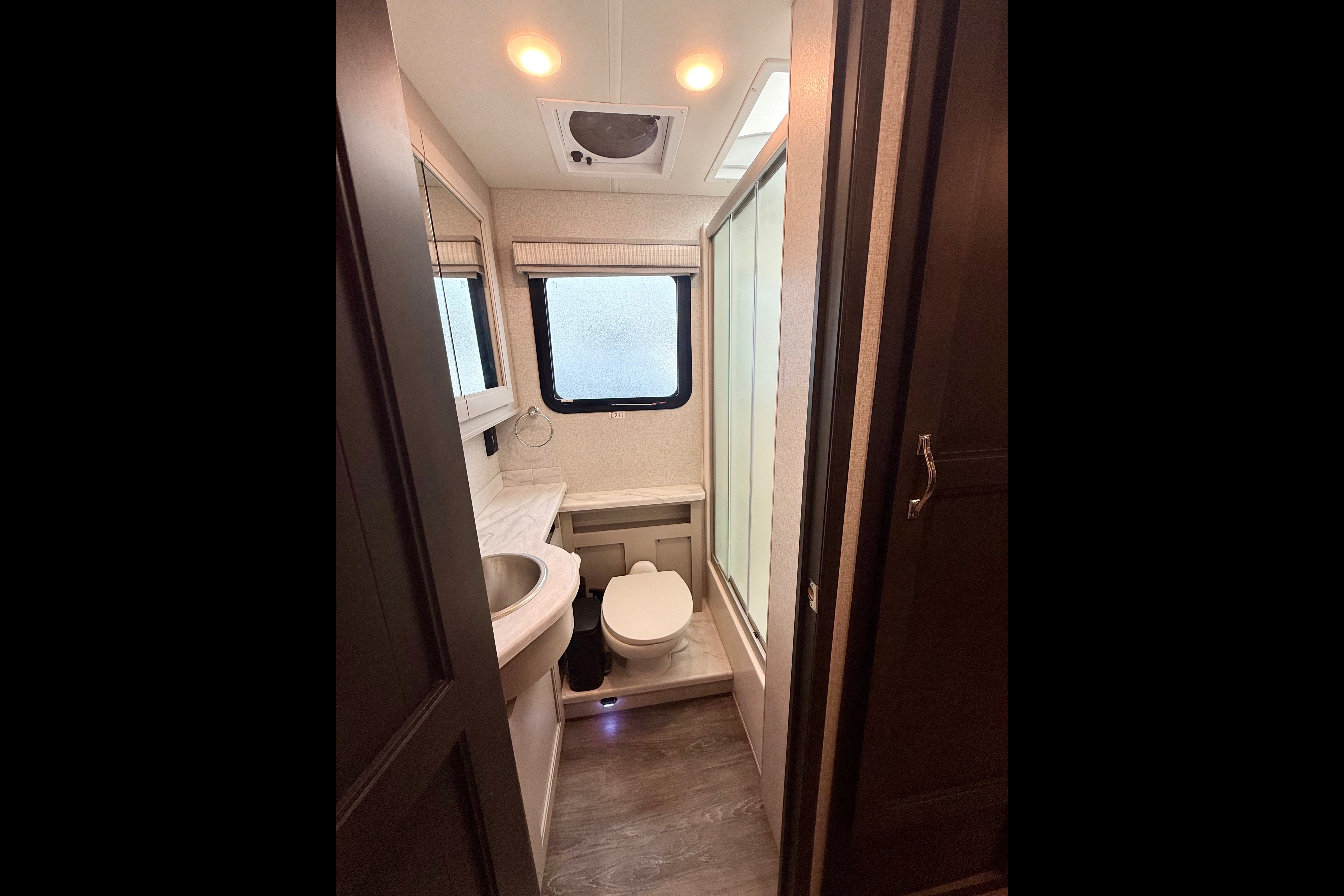 Convenience Rv's Riviera 39BH