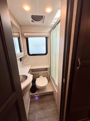 Convenience Rv's Riviera 39BH